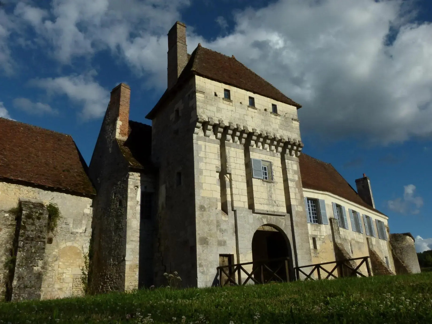 Chateau monastere de la Corroirie