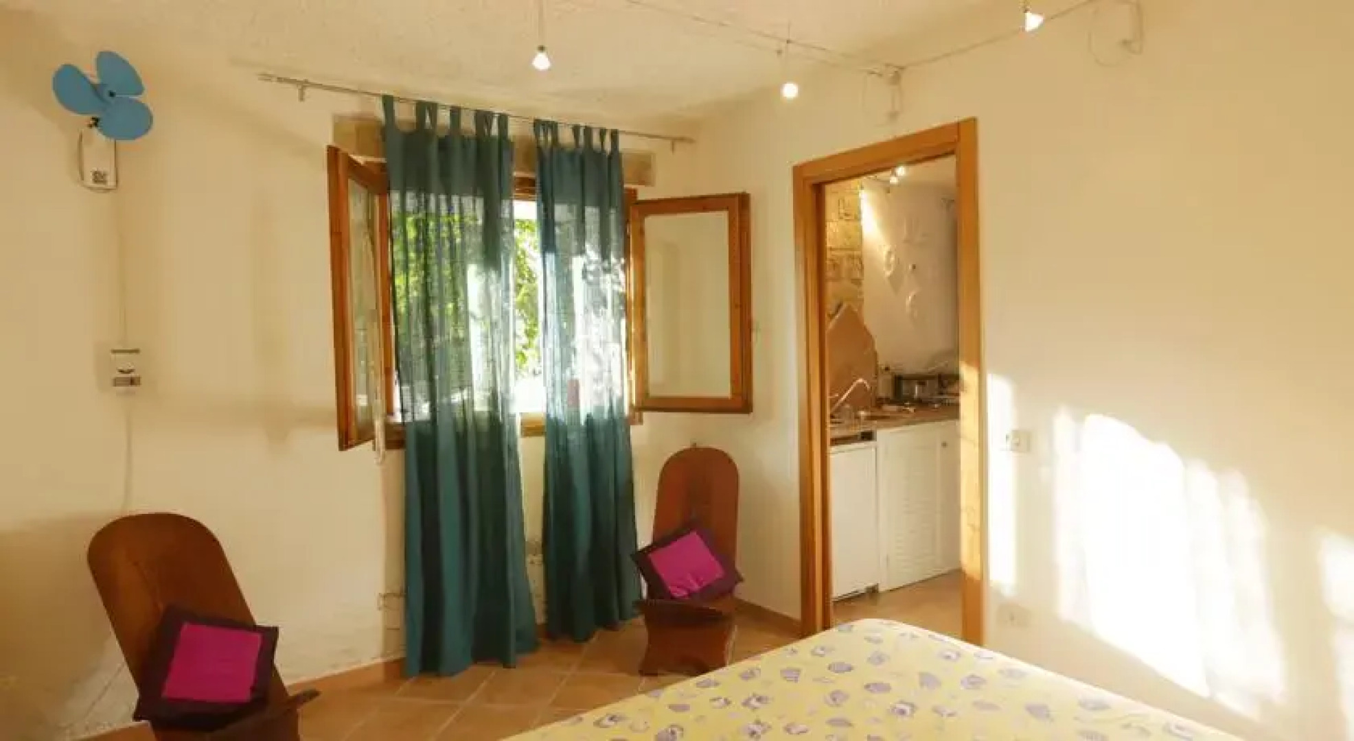 Casa bianca rossa viola