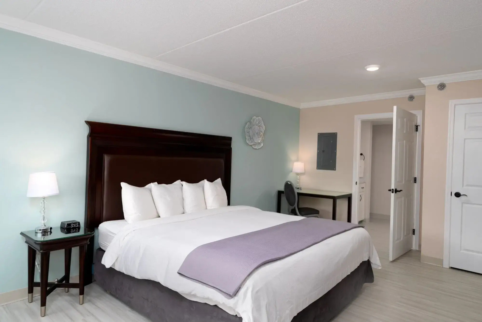 Bella Vista Hotel & Suites