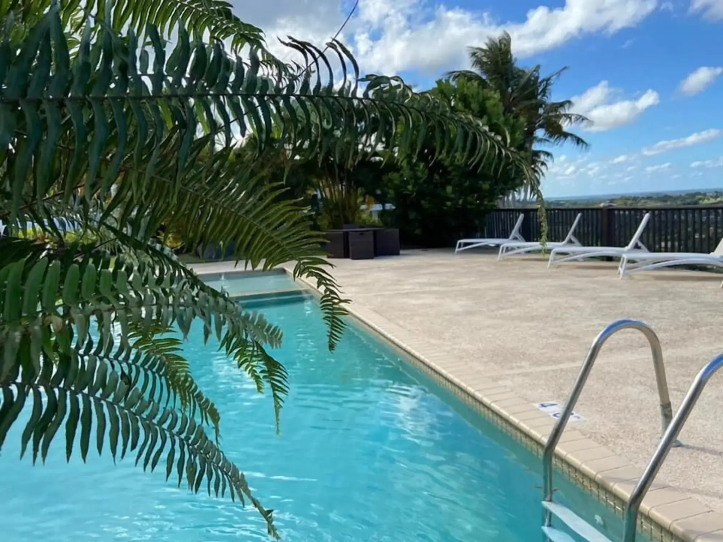 Mountain and Ocean View Lodge