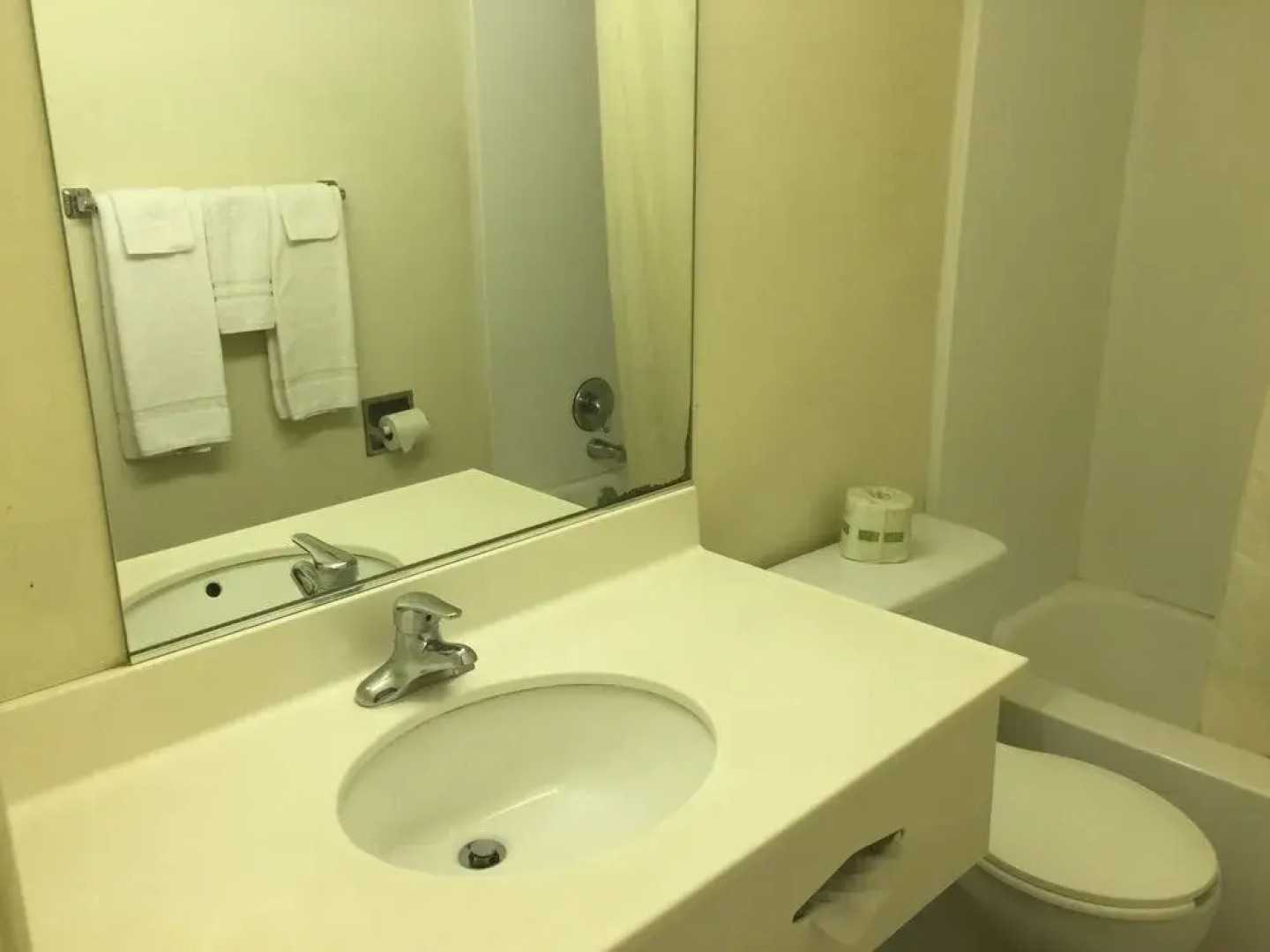 Americas Best Value Inn & Suites - East Toledo/Millbury