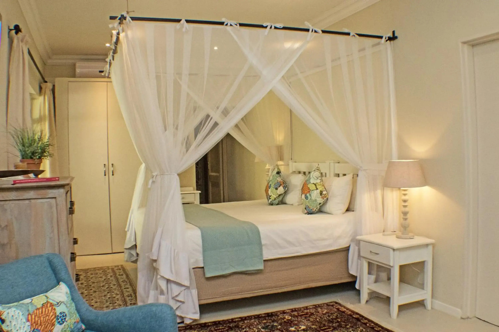 Khaya Ndlovu Safari Manor