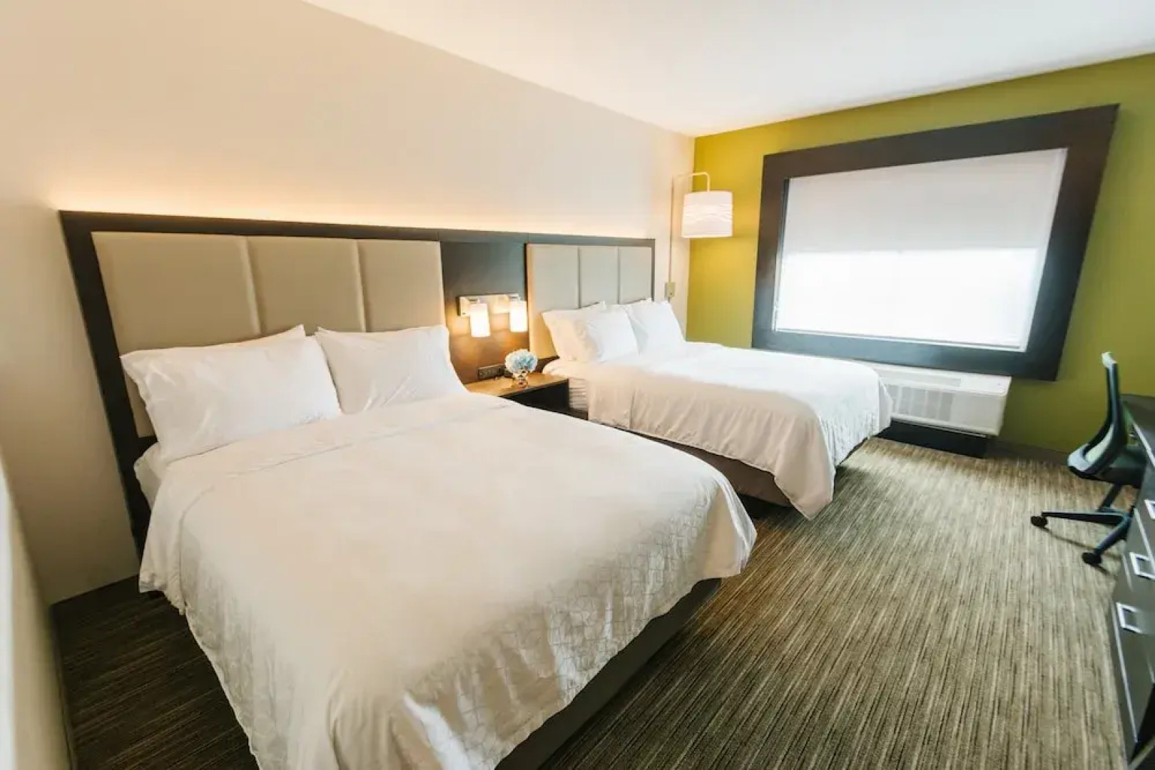 Holiday Inn Express and Suites Birmingham - Homewood, an IHG