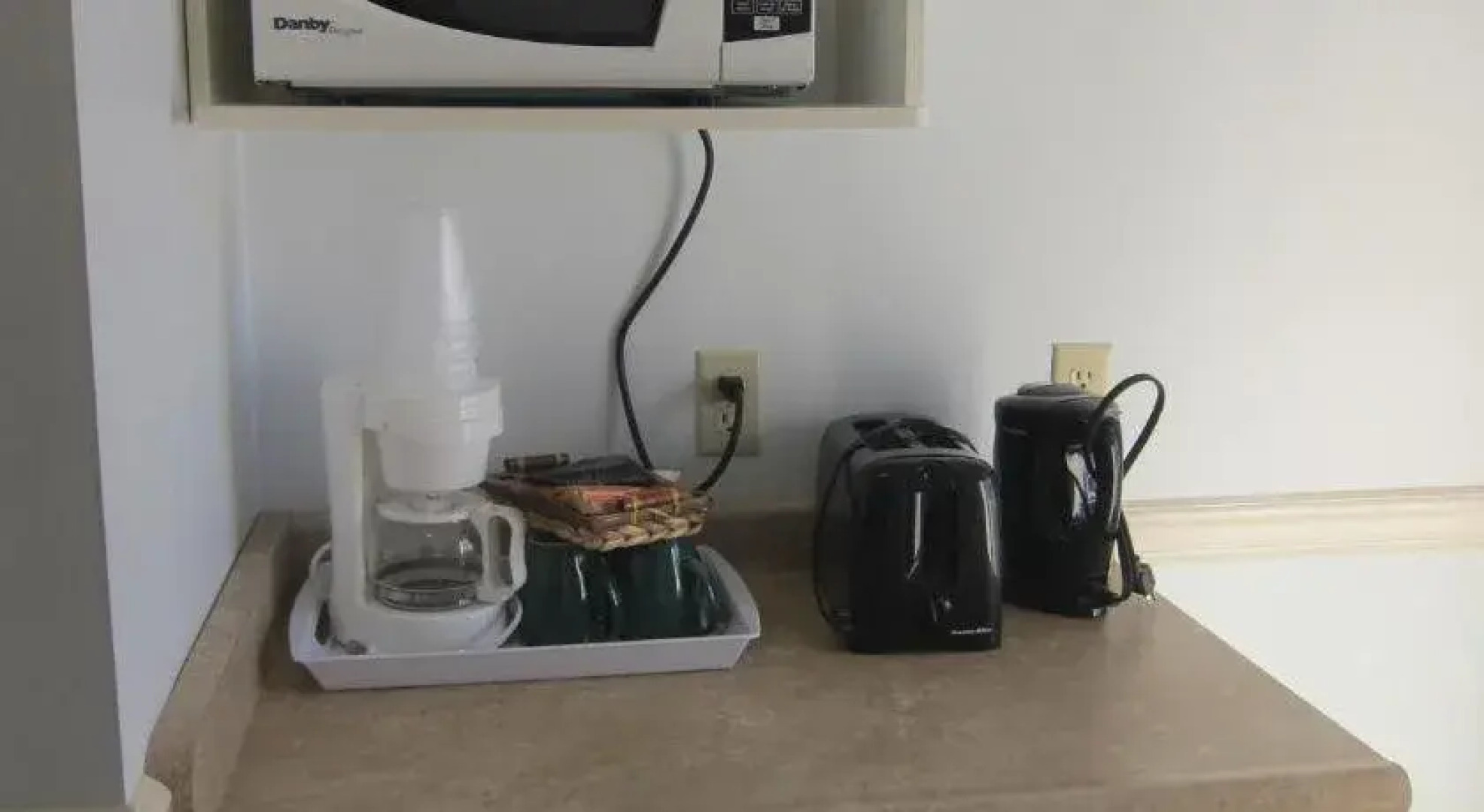 Seawinds Motel & Cottages