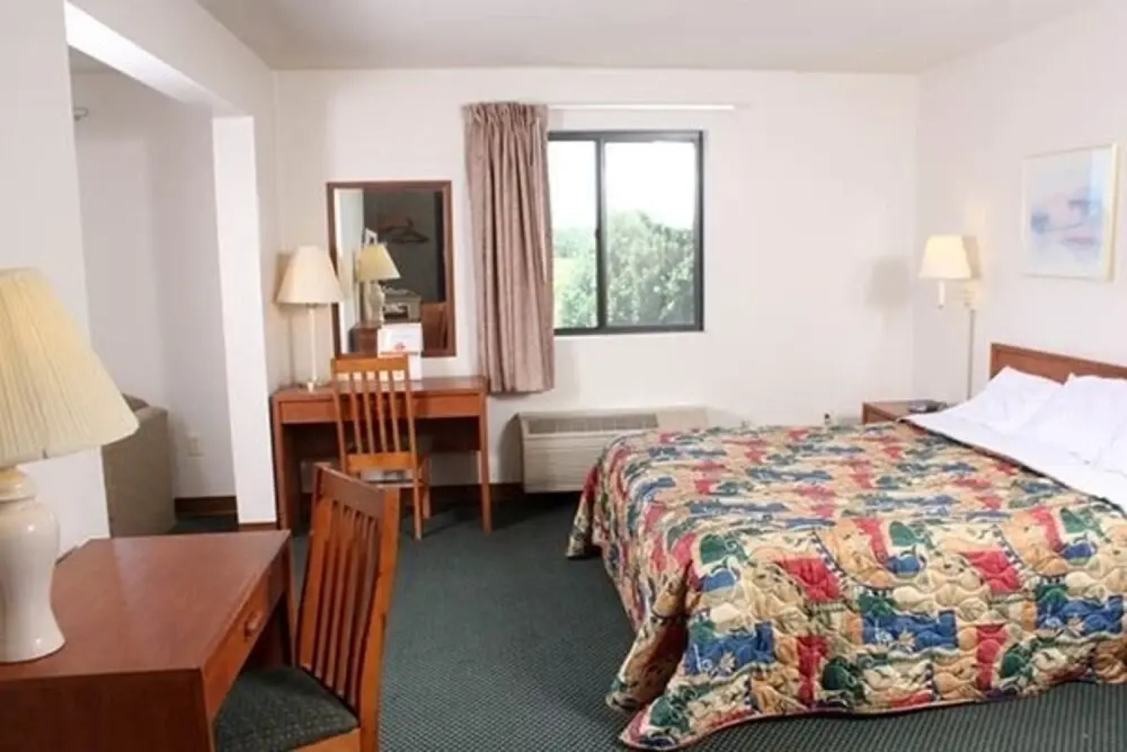 Centerstone Inn & Suites Carlyle