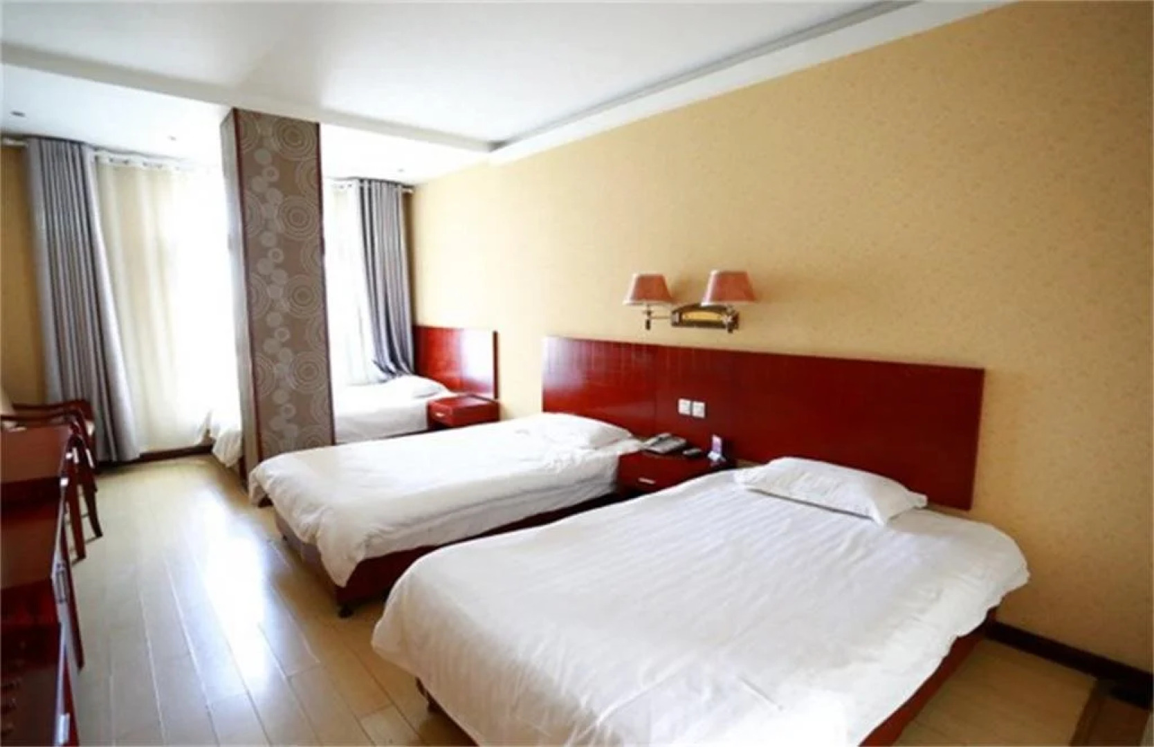 Pai Hotel Bengbu Train Station