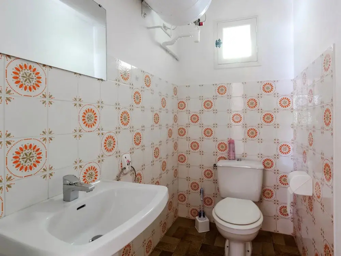 Provencal House With Swimming Pool and Vast View of the Surrounding Massif des Maures and the sea