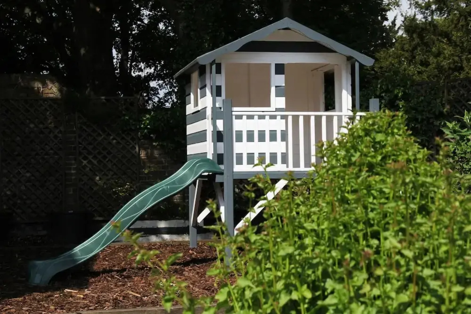 Bel & The Dragon Cookham