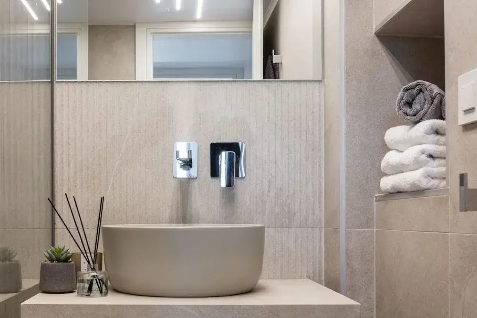 Akonizia Luxury House - With Private Swimming Pool