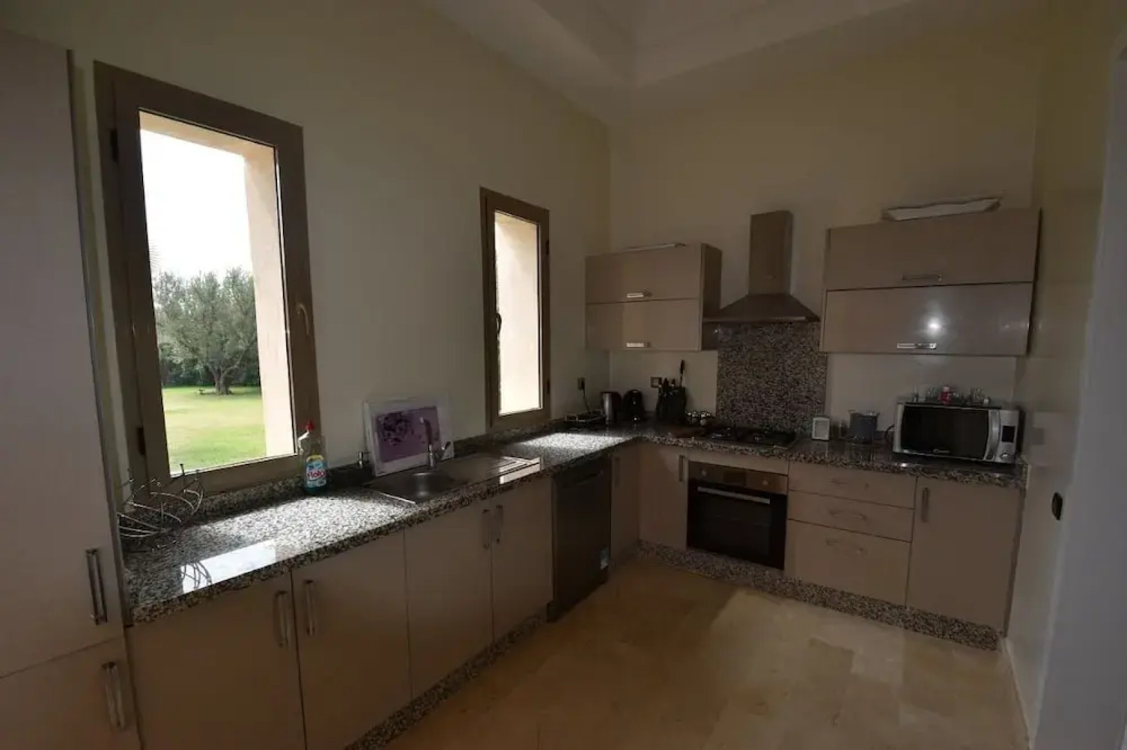 Apple Villa De Luxe 5