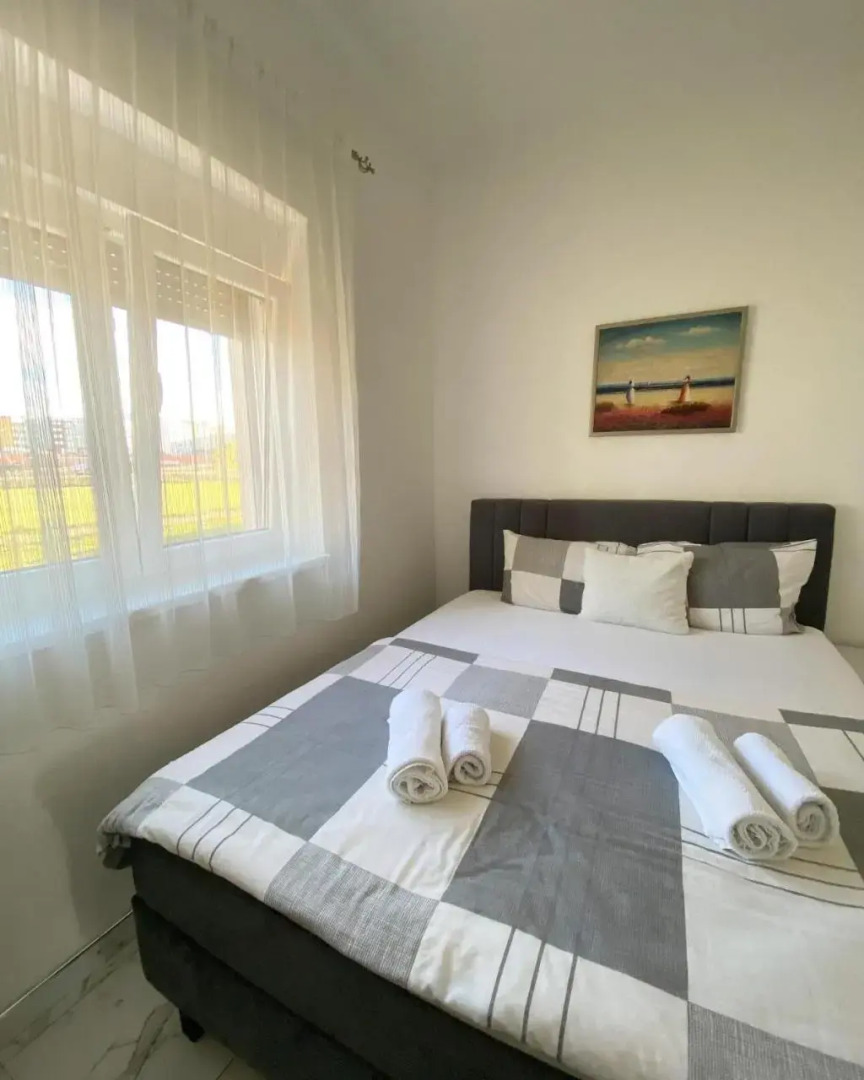 Plavi restoran, Loznica