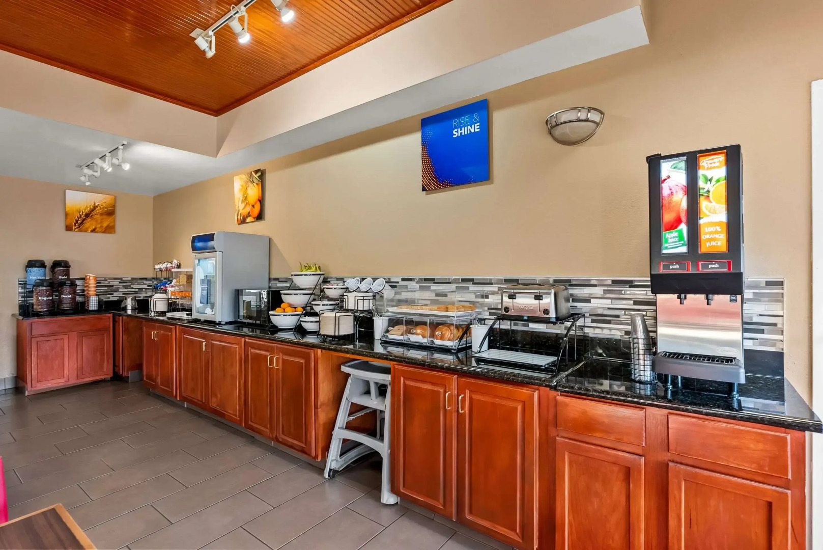 Comfort Inn & Suites