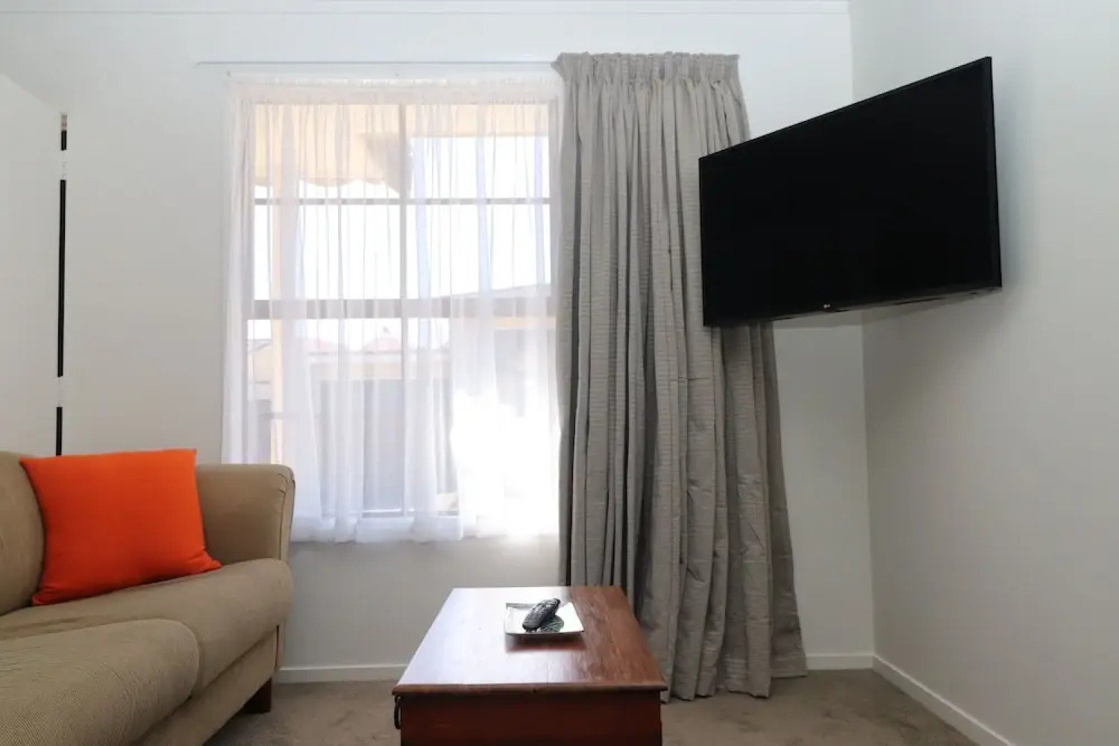 Sunny Unit on Grey Street