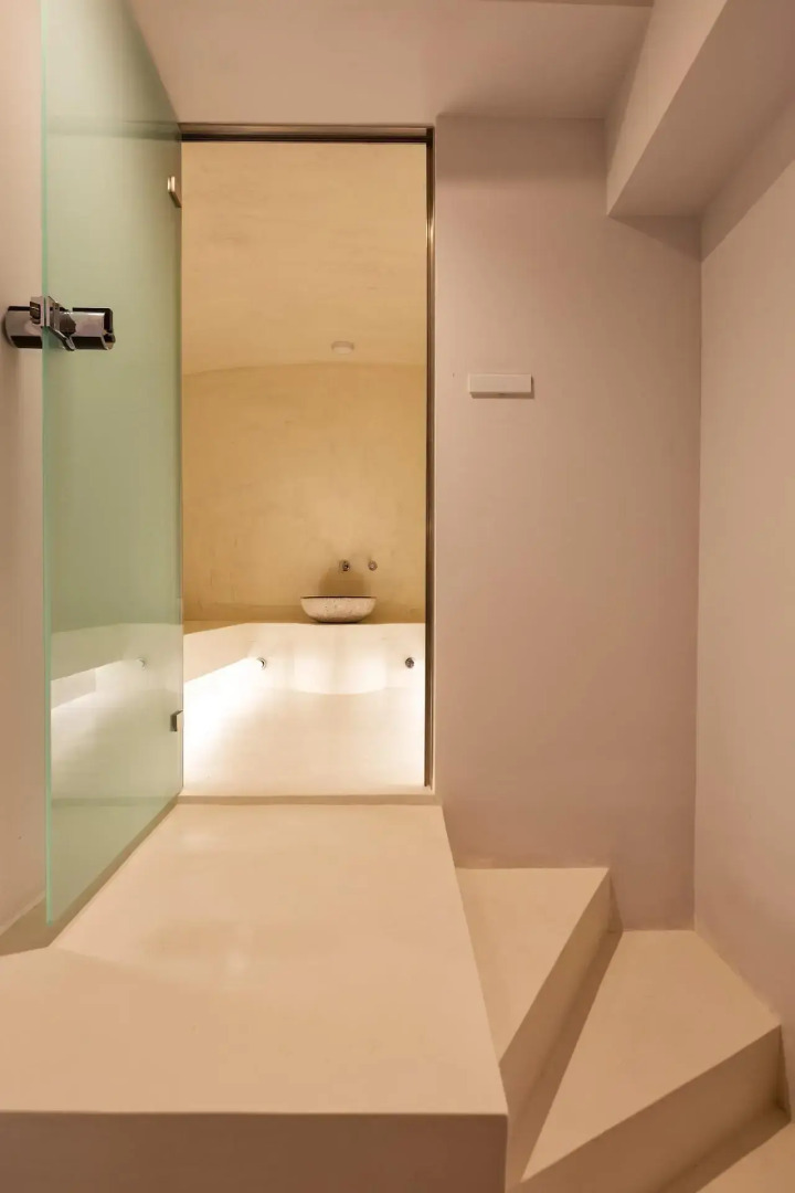 Erato by Samian Mare