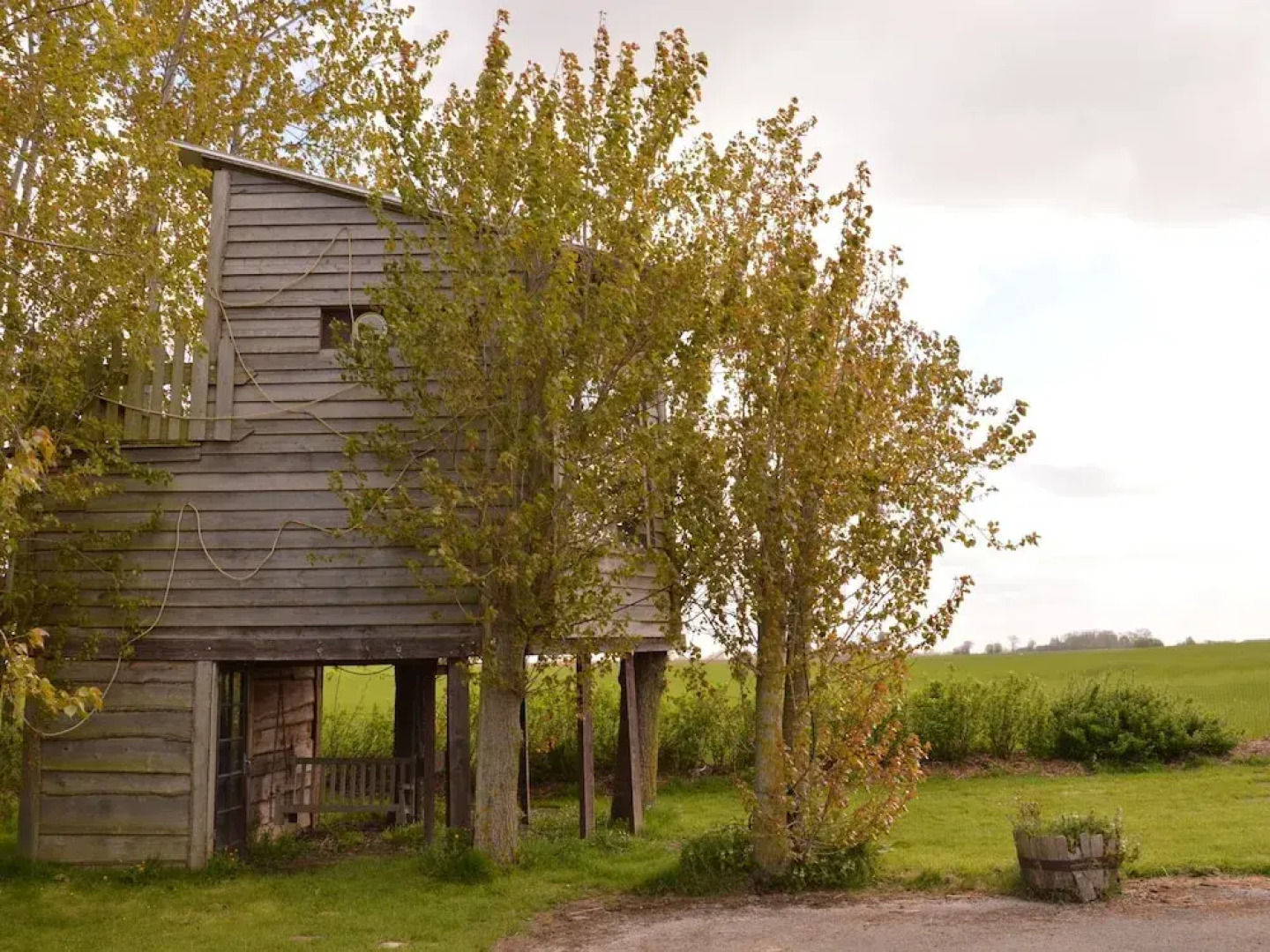 Modern Holiday Home in Hondschoote With Garden