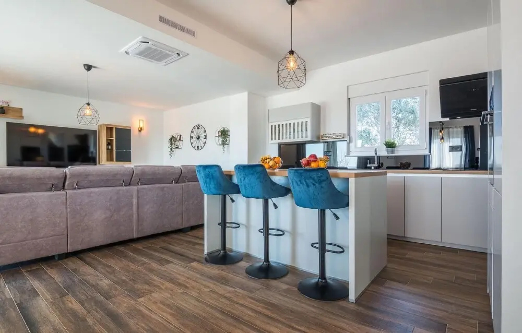 Awesome Home in Vrsi With 3 Bedrooms, Wifi and Outdoor Swimming Pool