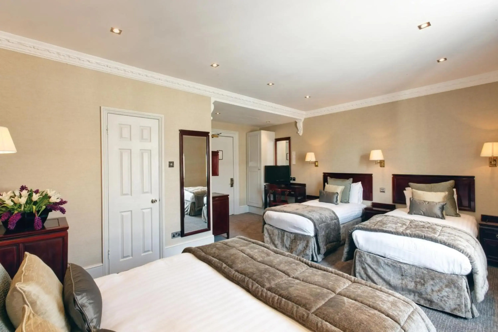 Gem Strathmore Hotel