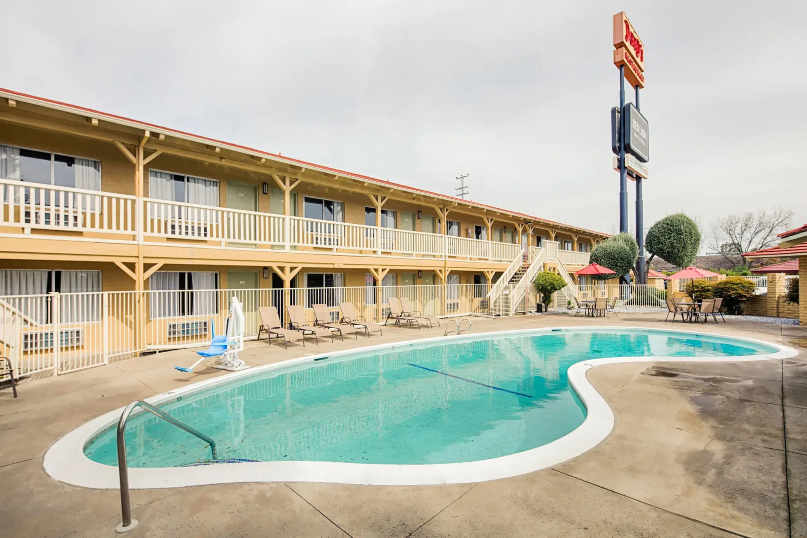 GuestPlace Inn & Suites