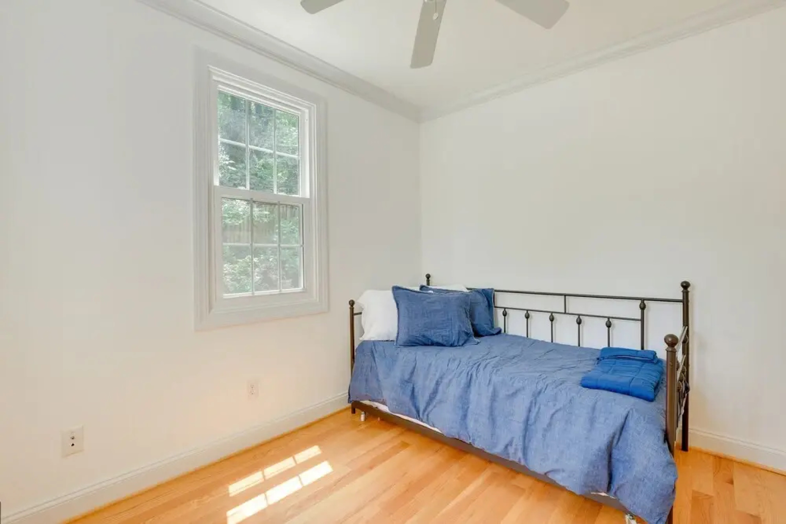 Family-friendly Chesapeake Beach House With Deck!