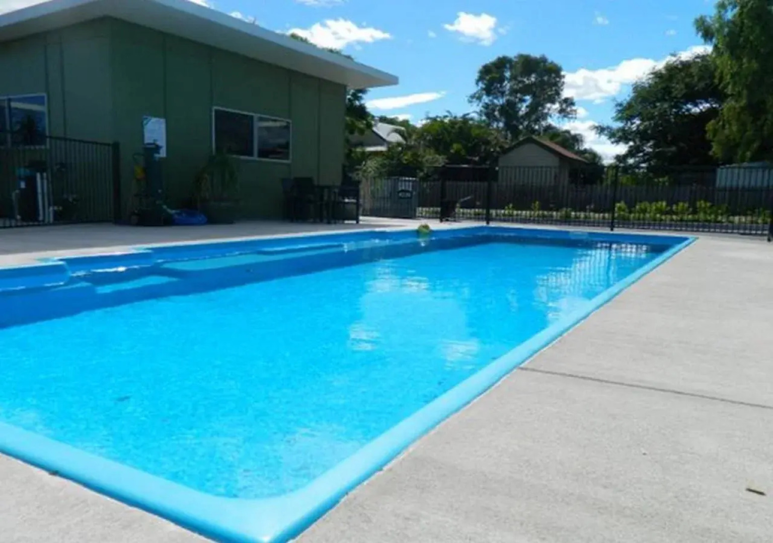 Dooleys Capella Tavern and Motel