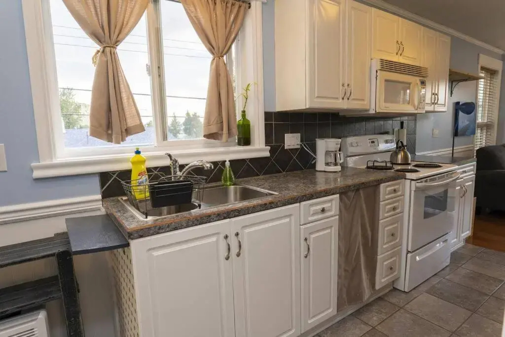 Downtown Whitehorse Apartment in Old Town