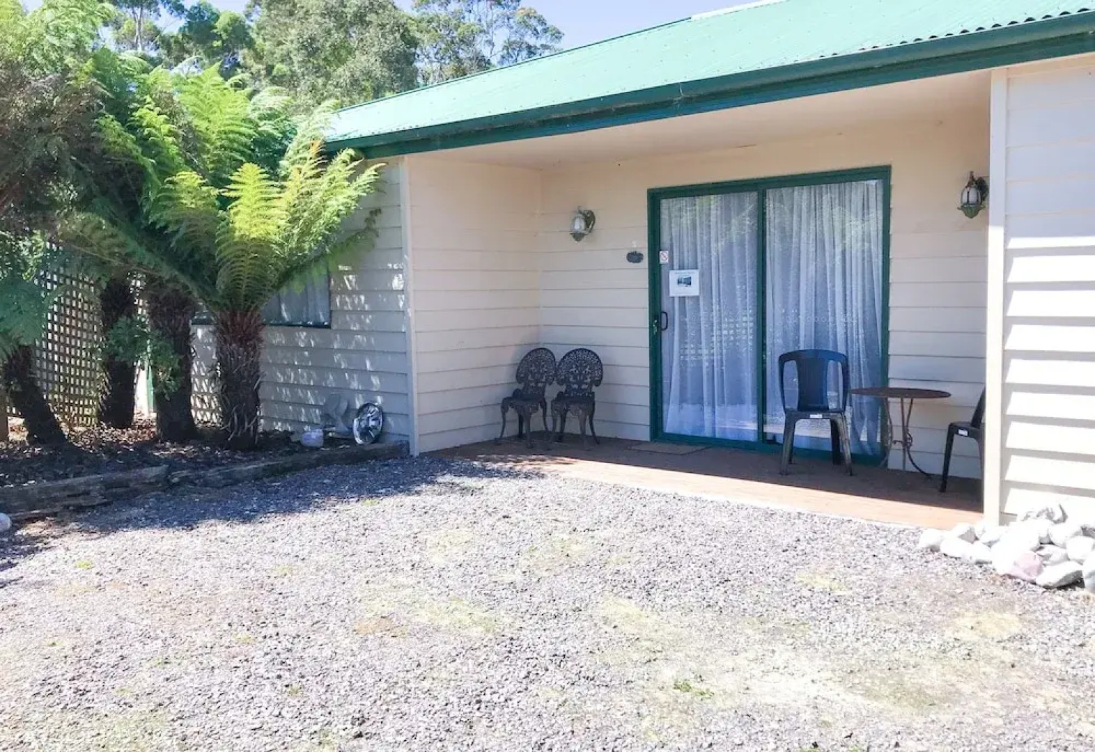 Meredith House & Apartments Strahan