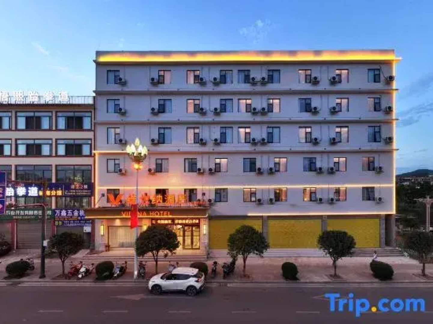 Vienna Hotel (Huili Ancient City Hotel)