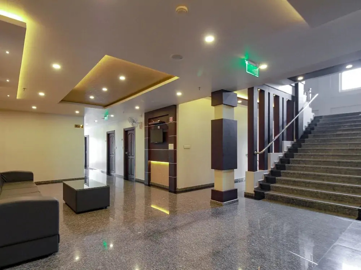 Capital O 29700 Le Moshe Inn