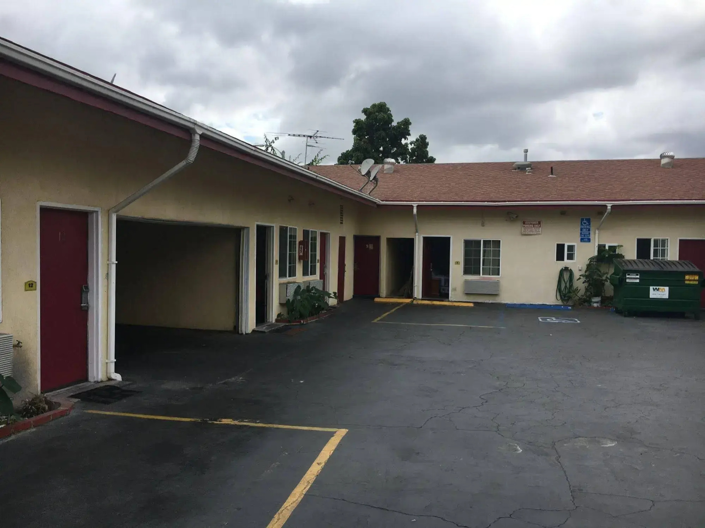Sands Inn
