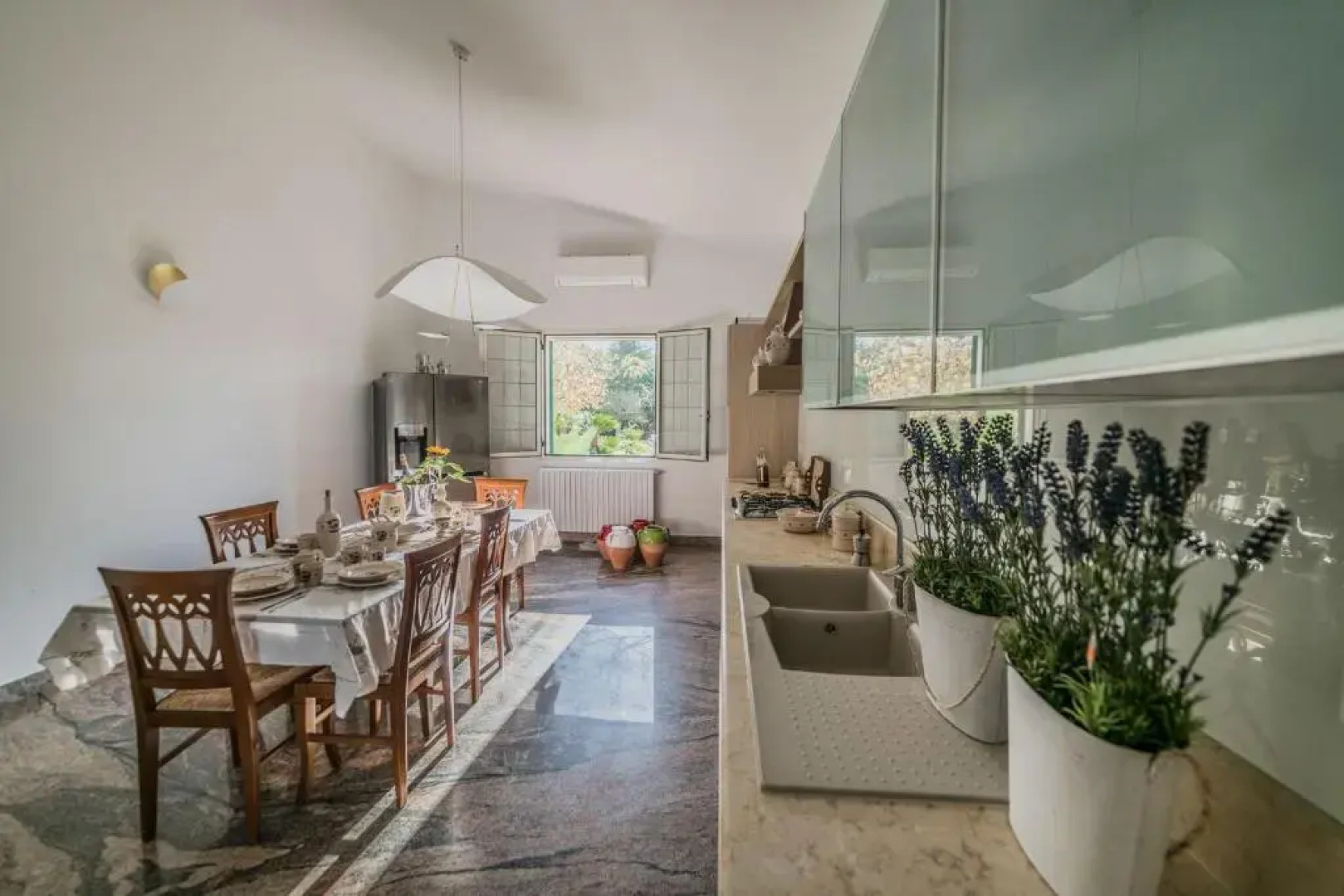 Villa con grande piscina privata e 5 camere m550