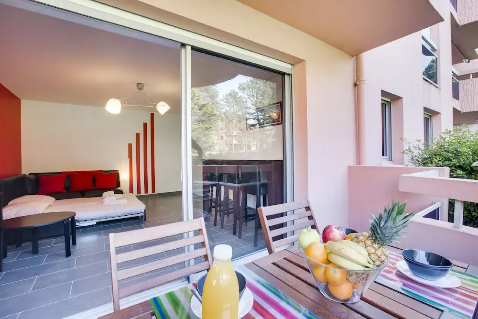 Le super privé: T2 refait à neuf avec parking