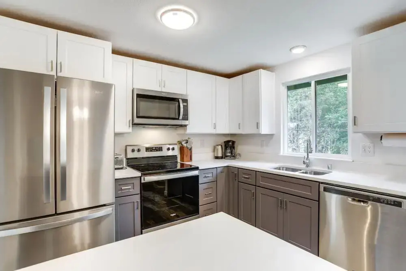 Beautiful Kenmore Retreat Near Marina & Beach!