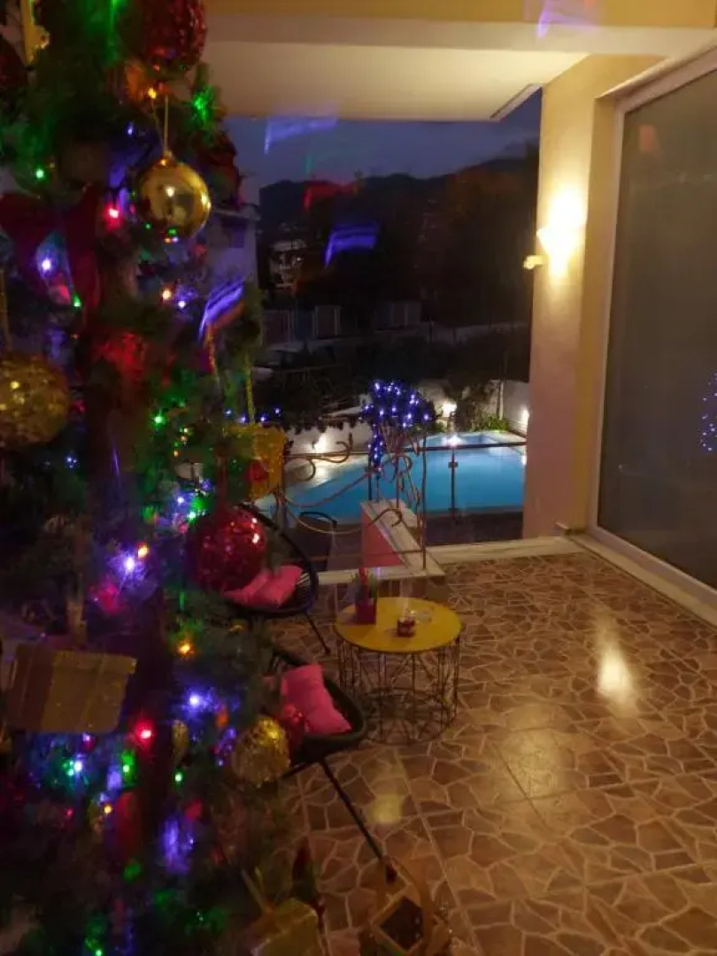 Violet Studio με πισίνα