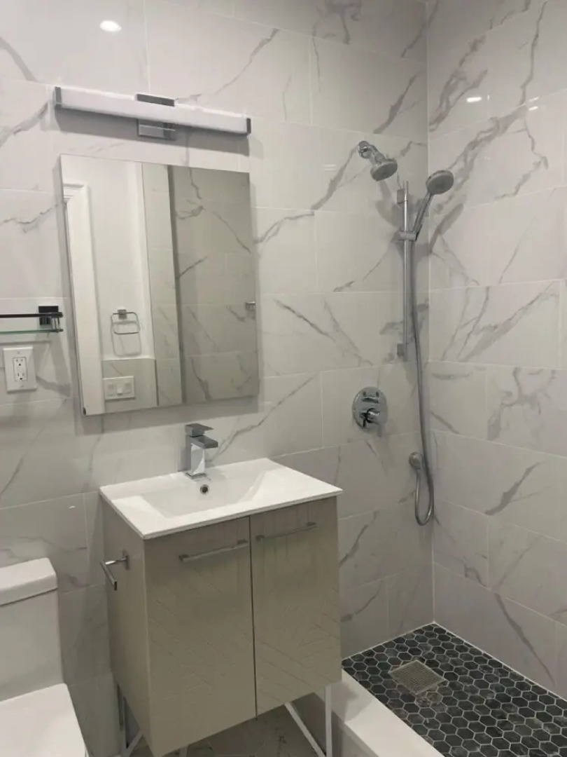 Prime Luxury with Balcony Wood Fireplace