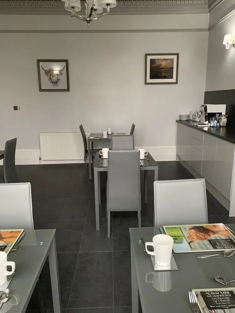 Ashburn House De Luxe B&B