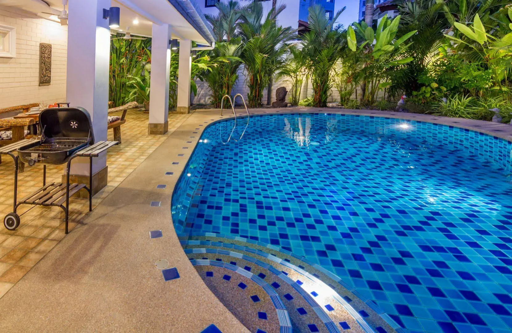 Villa Waree 5 minutes from City and Beach