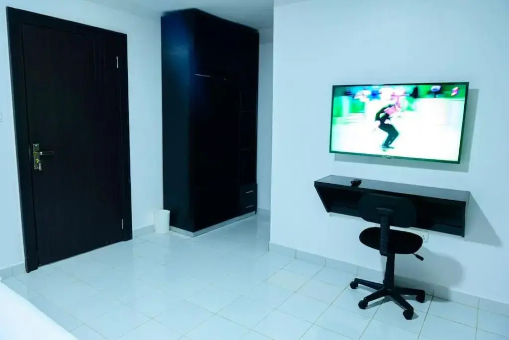 Furnished 4 Beds Apart-24Hrs Elect/WIFI/Security