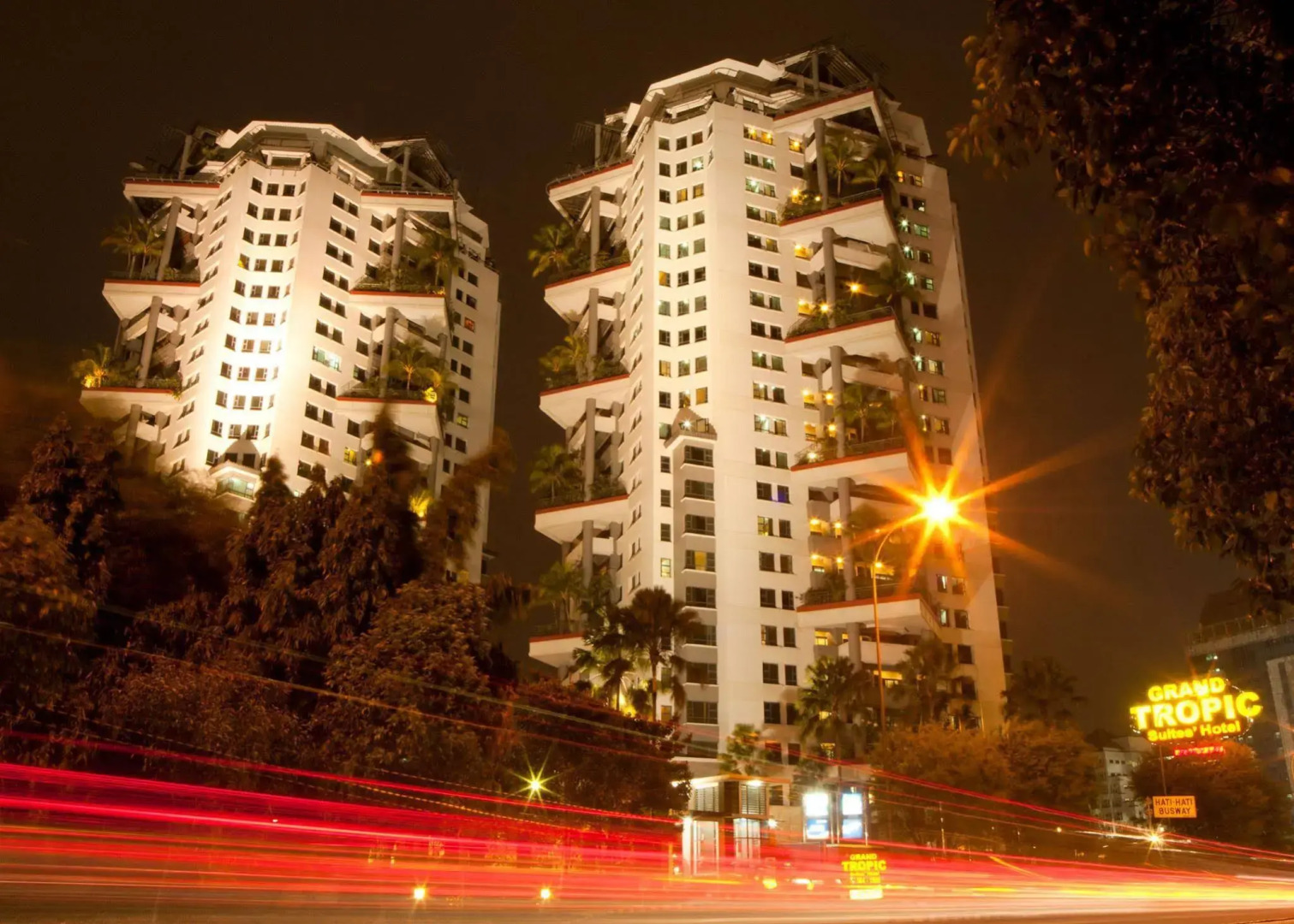 Grand Tropic Suites Hotel