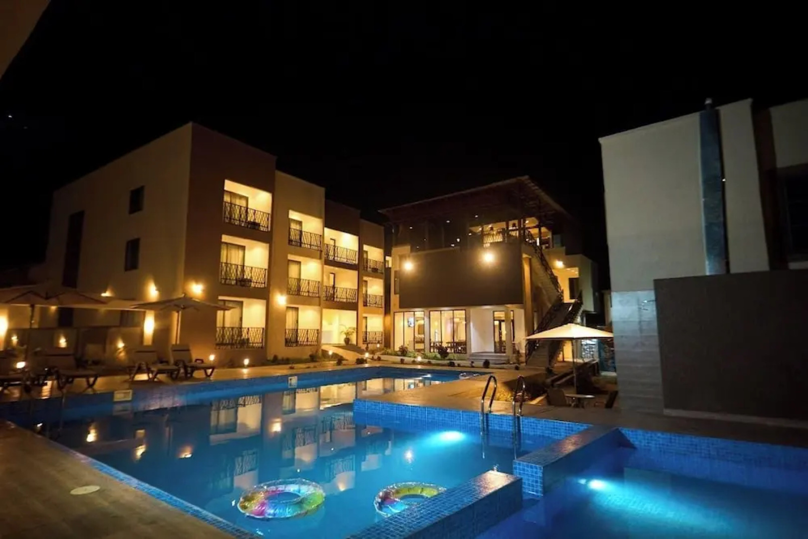 Aiden Homes And Apartments Hotel