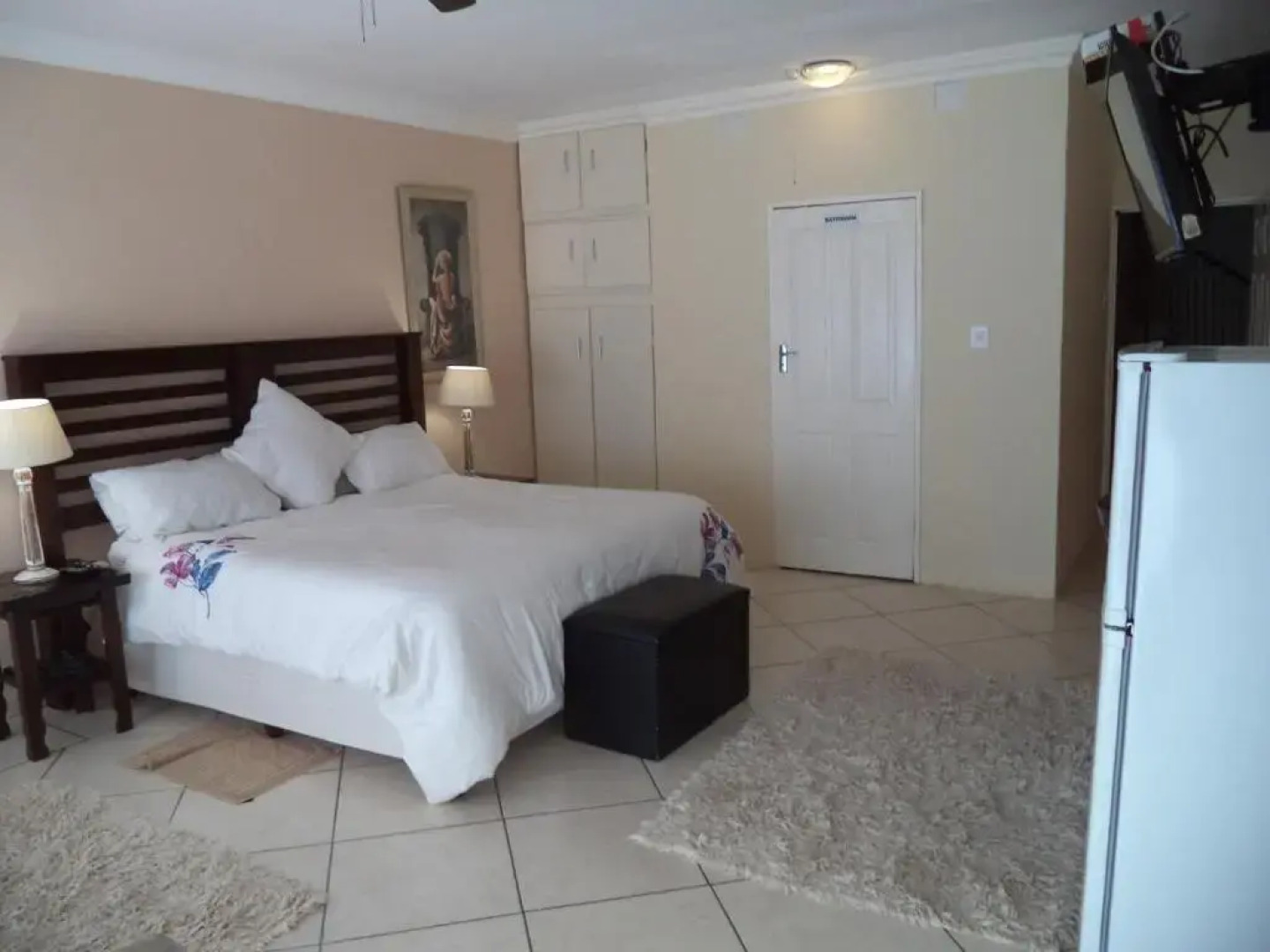 Heatherdale Guesthouse & Shuttle Services