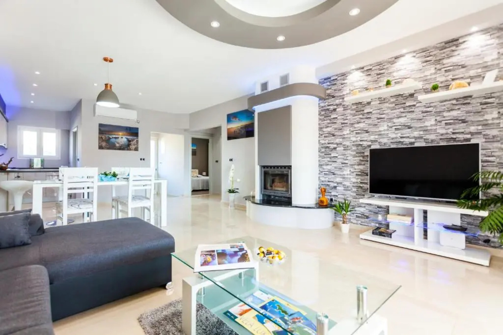 Gold & Silver Apartments