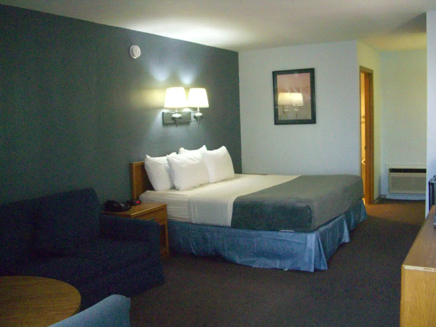 Quails Nest Inn and Suites