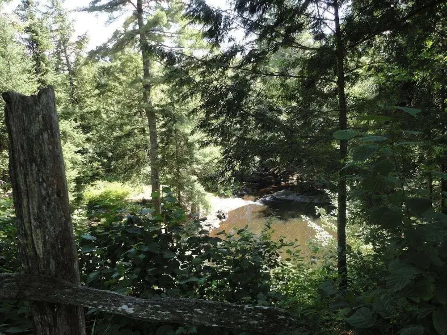 Dwight Riverside Inn