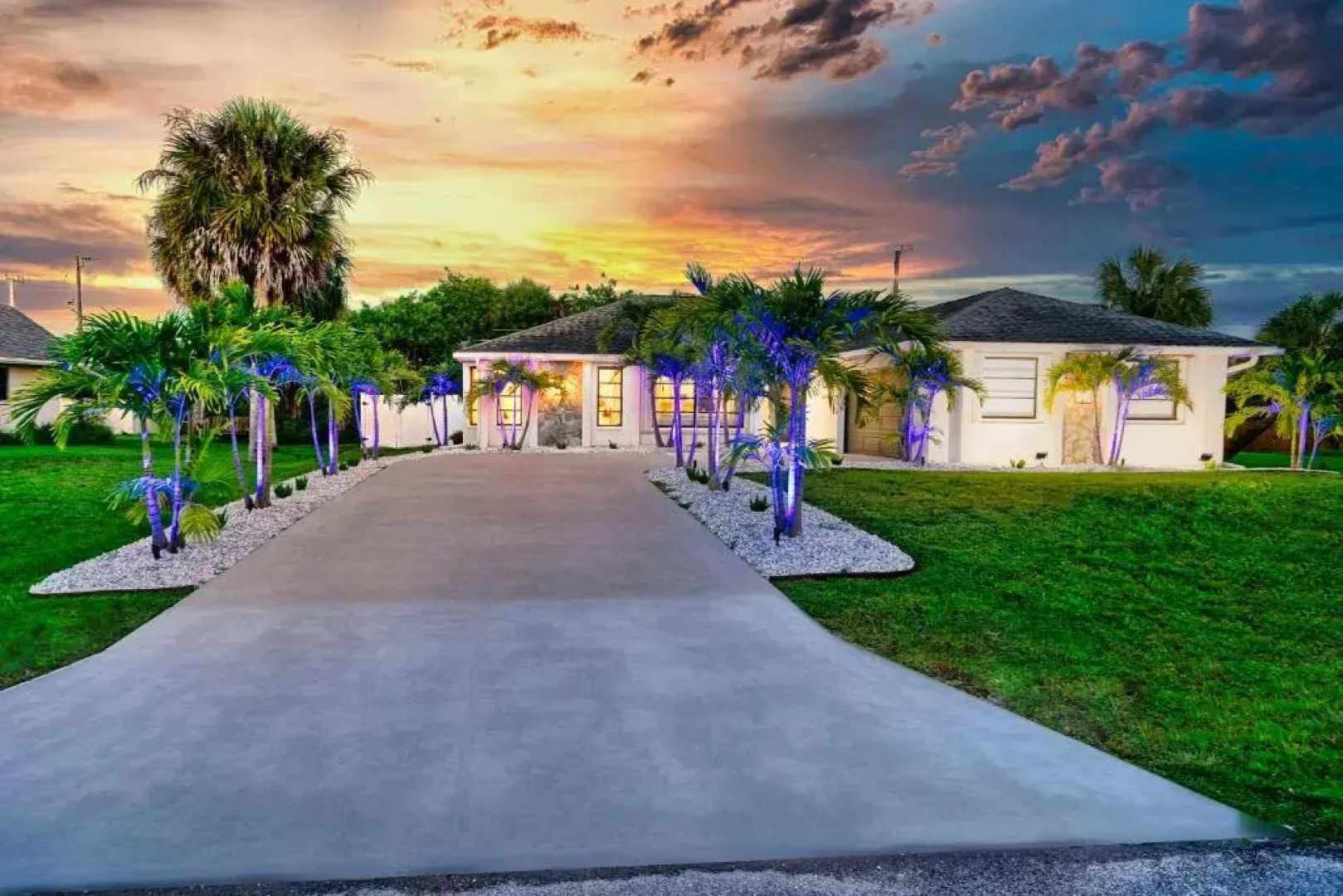 Glamorous 3-Bedroom Villa with Heated Pool Sarasota Area