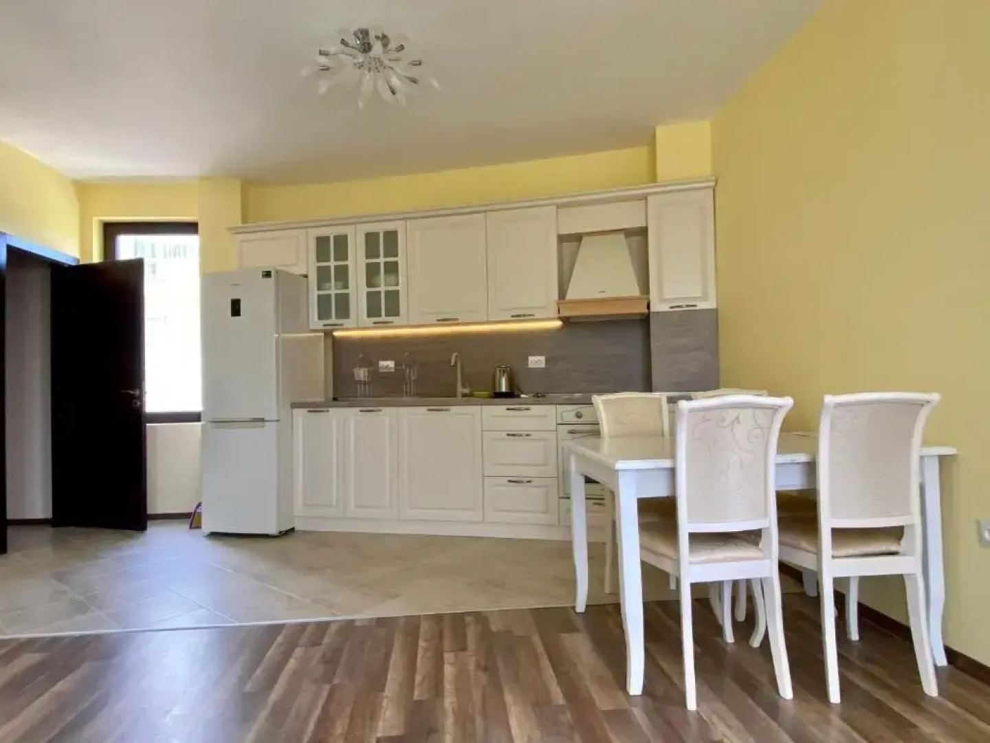 Green Paradise Deluxe Apartments