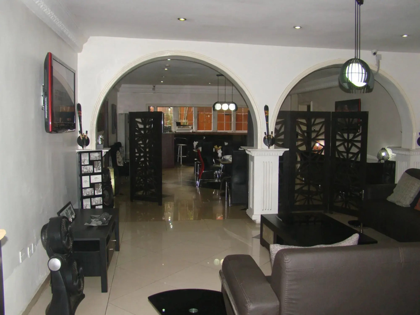 Charlie's Place And Suite