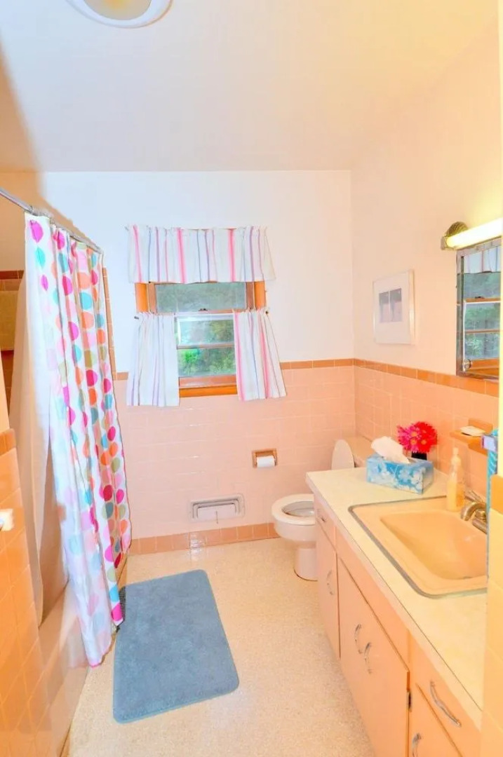 Castle View - A Rancher With a View!