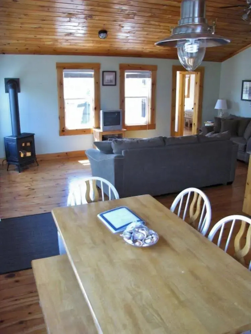 Larinda's Landing Oceanfront Cottages