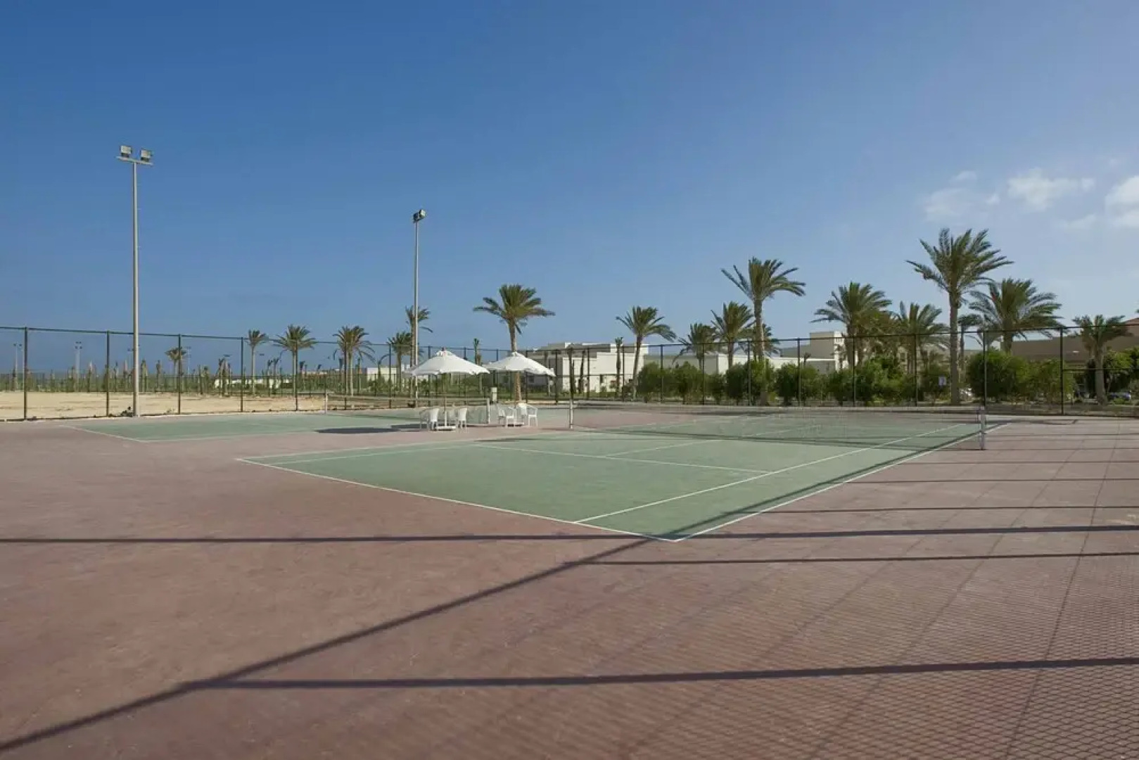 Almazino, Almaza Bay