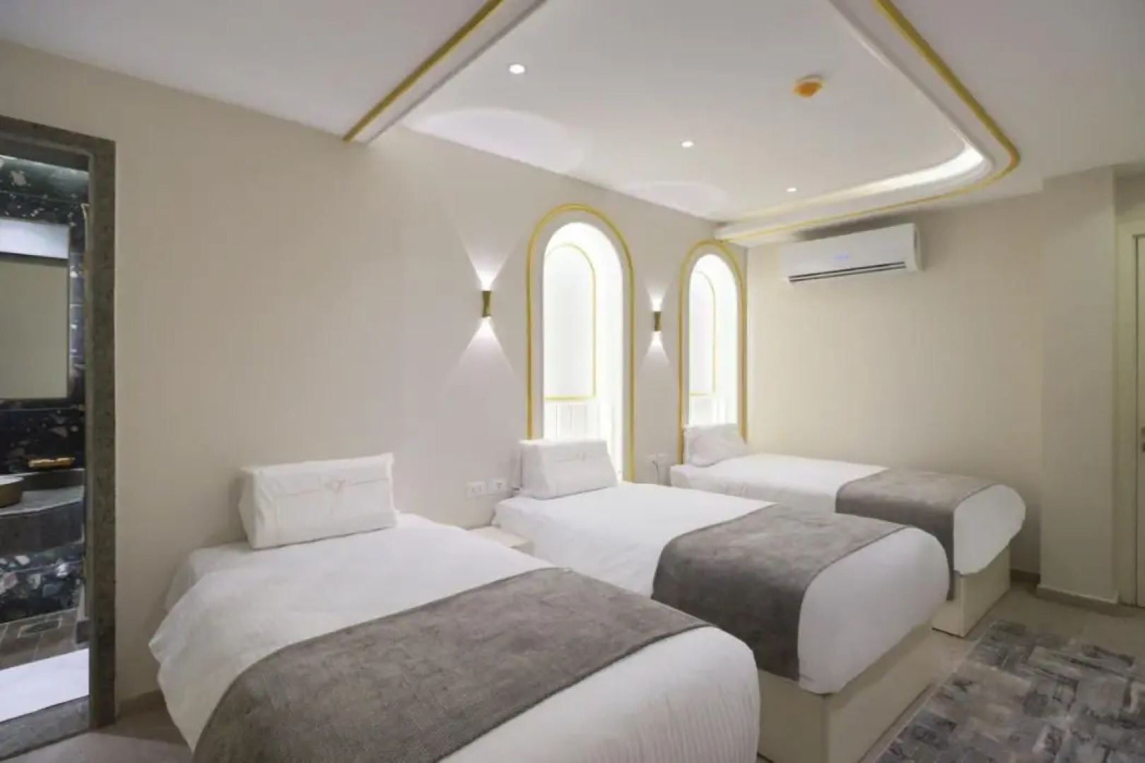 Pyramids Plateau Inn